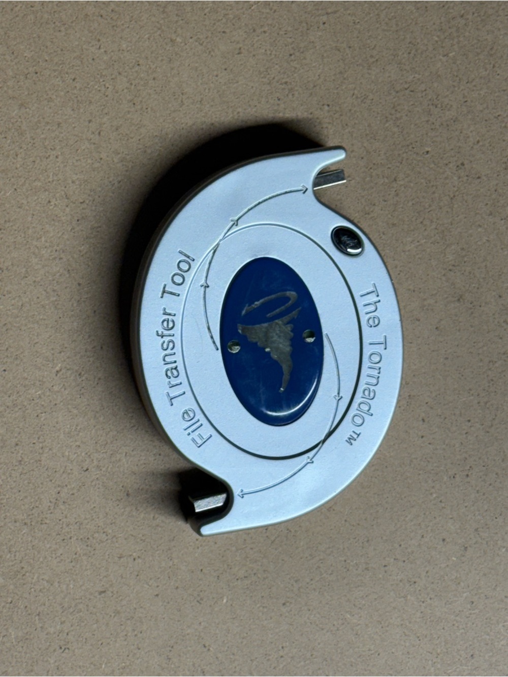 ‘The Tornado’ USB to USB Retractable File Transfer Tool